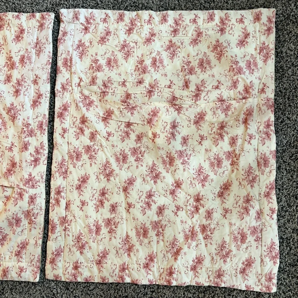 2 Vintage quilted twin size pillow shams‎ pink Green, White Floral & Plaid